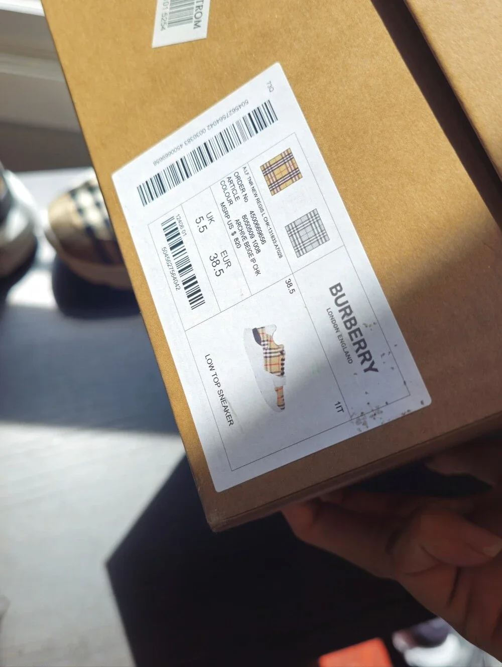 Burberry Signature Sneakers 38.5